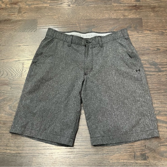 Under Armour Mens 32 Gray Tech Taper Performance Golf Shorts Stretch Preppy Dad - Picture 1 of 4